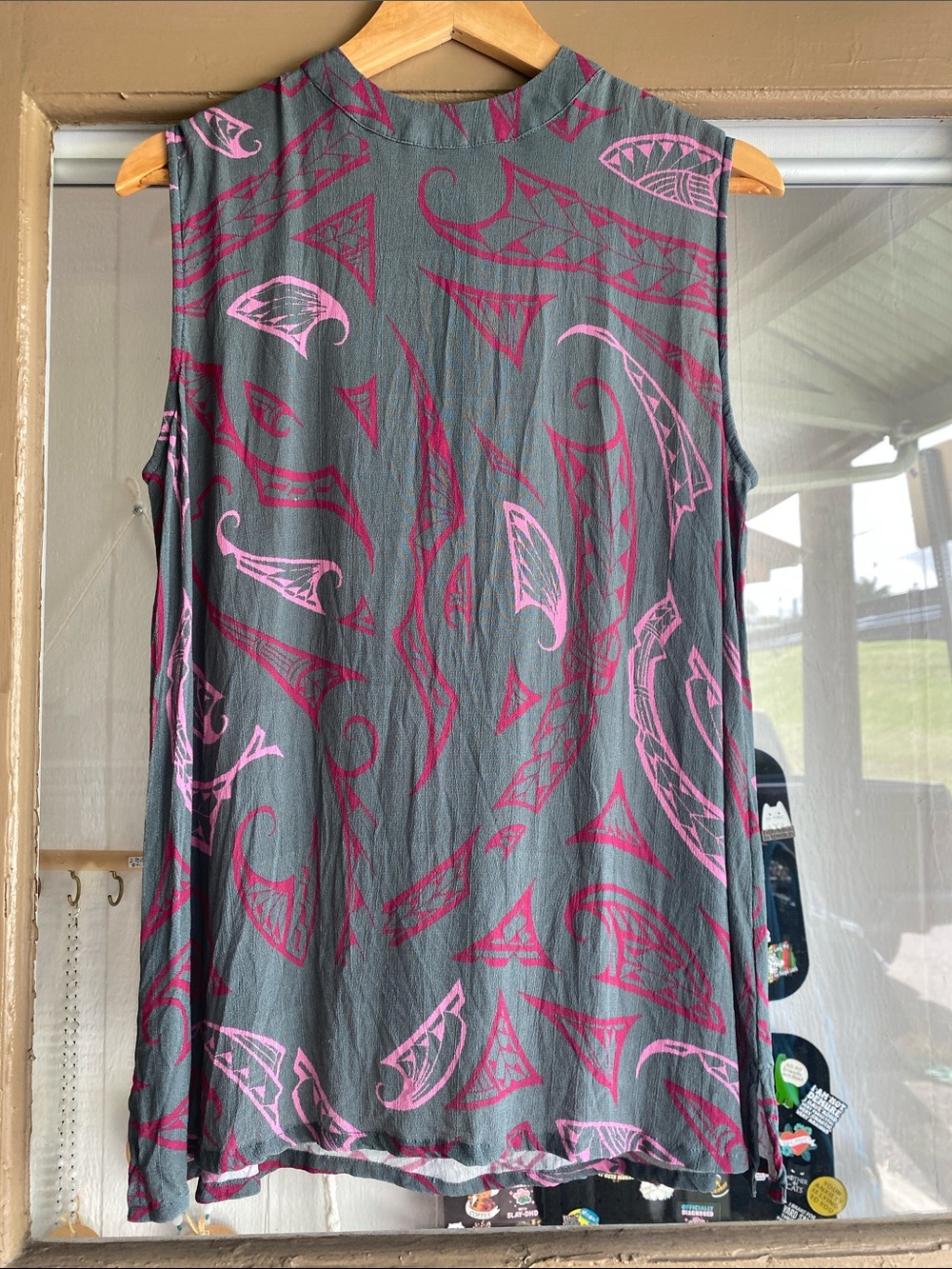 Wahine Toa designs Kona Hawaii Sleeveless Gray Tunic with Pink Tribal Print